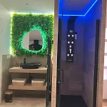 Magnifique Avec Sauna Et Jacuzzi Prives アパート *