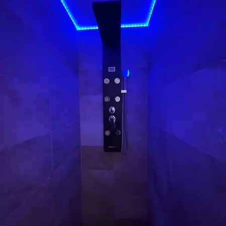 Magnifique Avec Sauna Et Jacuzzi Prives Apartment *